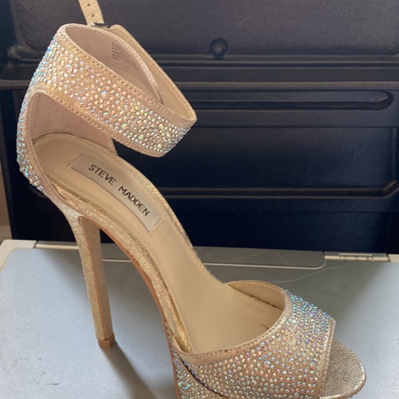 Women shoes - Picture 2 of 4